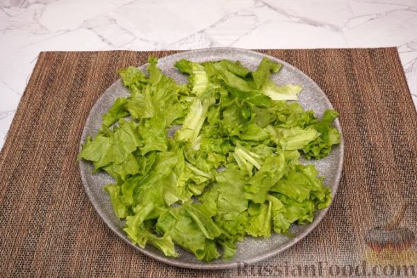 Овощной салат с чипсами из лаваша