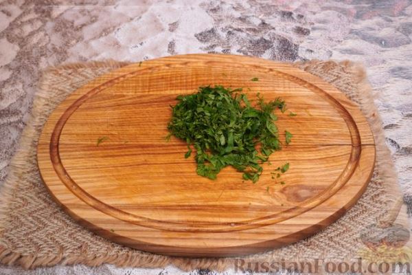 Салат из огурцов и жареного болгарского перца