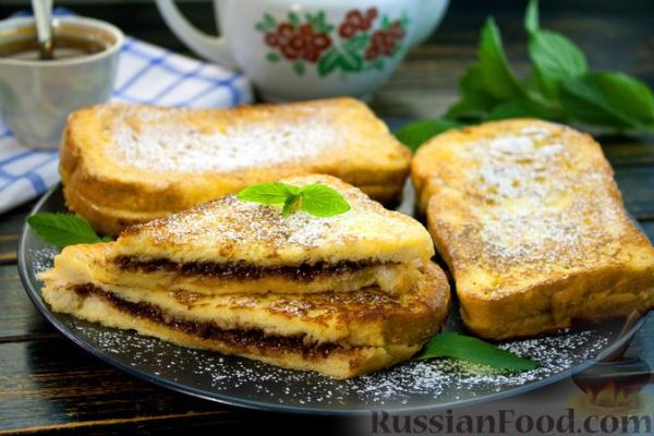 Сладкие гренки с орехово-шоколадной пастой