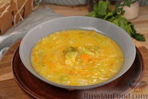 Суп с капустой и манкой (на курином бульоне)