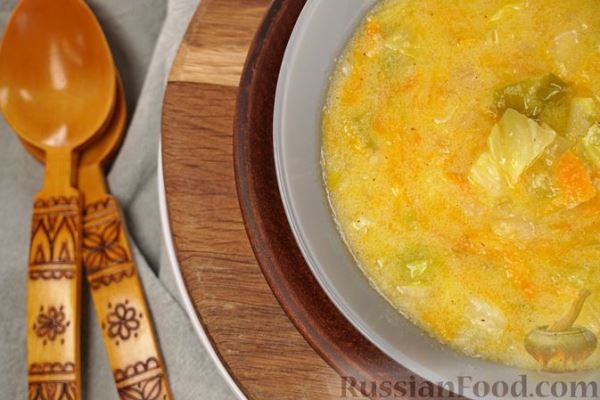 Суп с капустой и манкой (на курином бульоне)