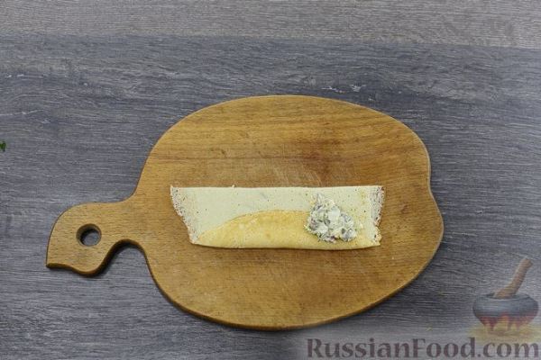 Блины, фаршированные сельдью и яйцами (на ряженке)