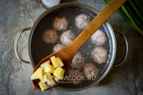 Сырный суп с грибами и фрикадельками (с плавленым сыром)